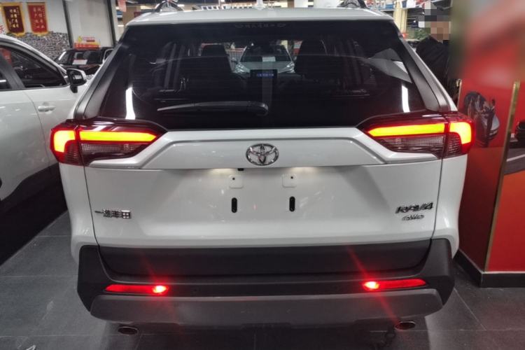 Toyota RAV4 2022 — 5