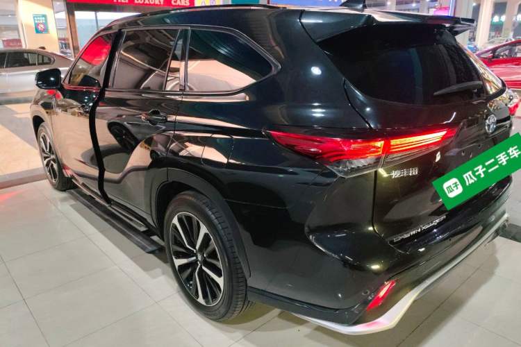 Toyota Highlander 2022 — 4