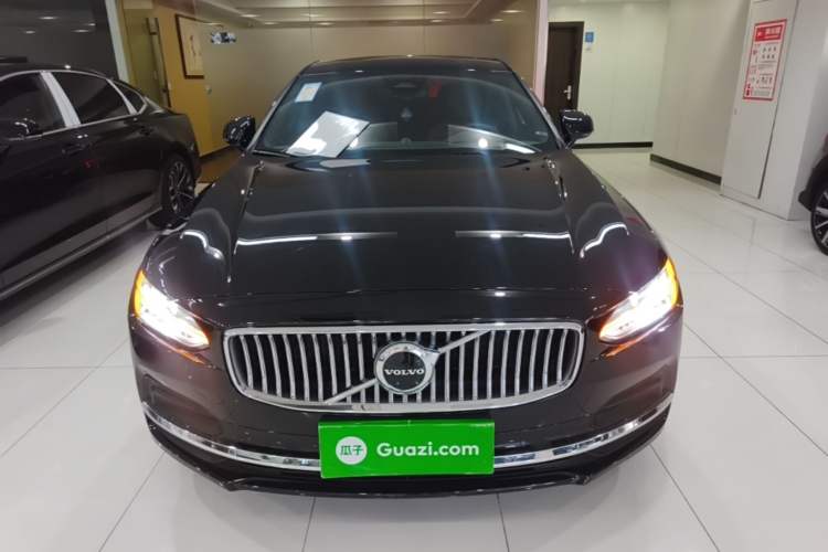 Volvo S90 2022 — 2