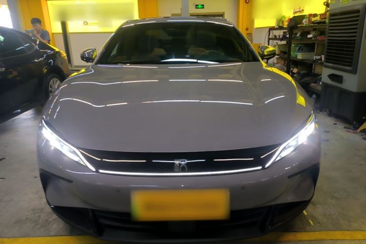BYD Han 2025 — 2