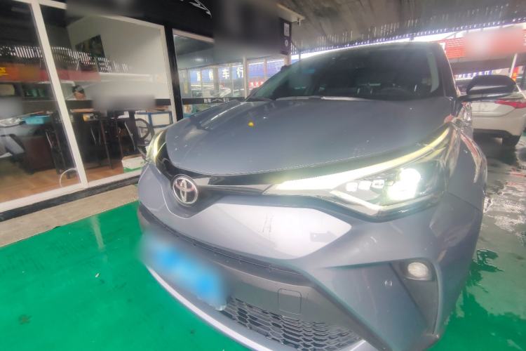 Toyota C-HR 2023 — 2