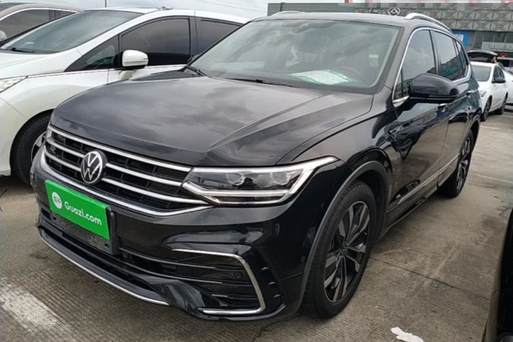 Volkswagen Tiguan L 2023 — фото 1