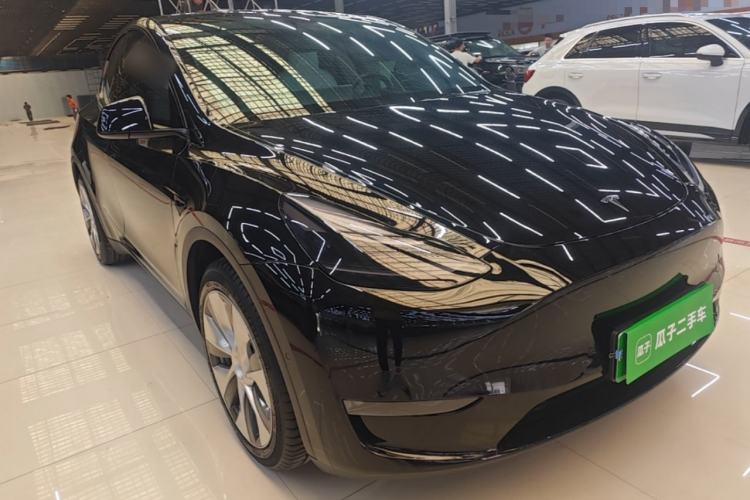 Tesla Model Y 2021 — 3