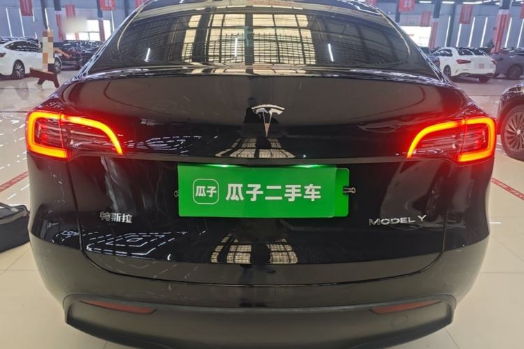 Tesla Model Y 2021 — 5