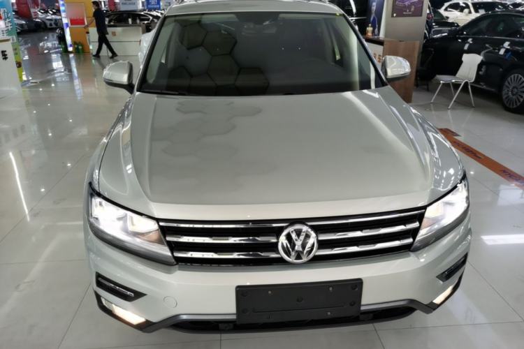 Volkswagen Tiguan L 2020 — фото 2