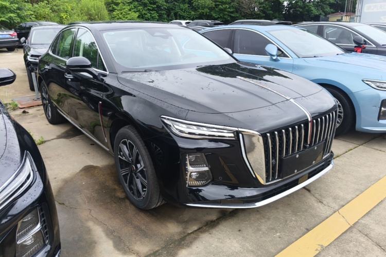Hongqi H5 PHEV 2025 — 3