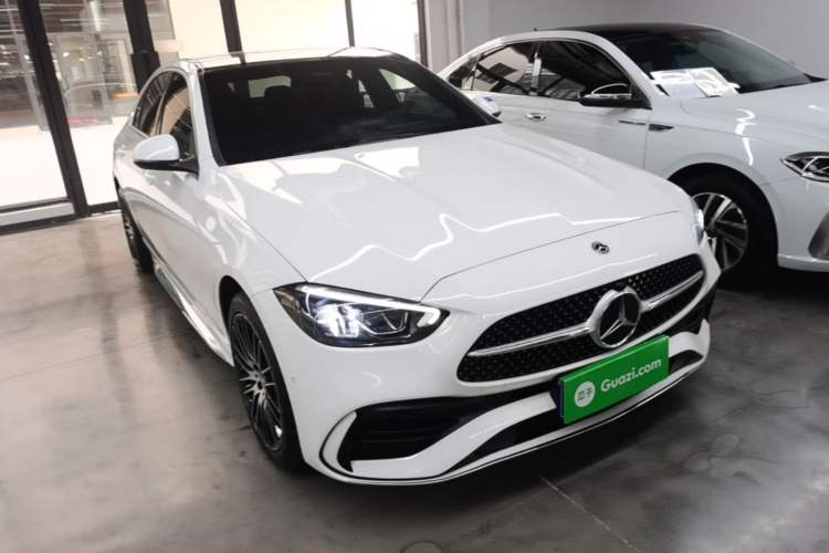 Mercedes-Benz C 260 L 2024 — 3