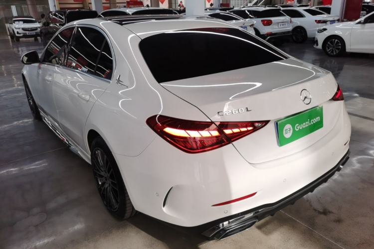 Mercedes-Benz C 260 L 2024 — 4