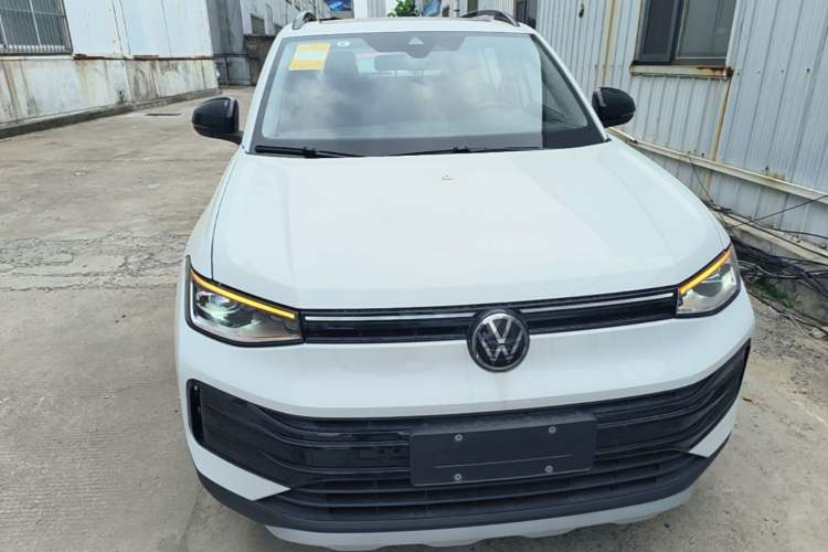 Volkswagen Tharu 2026 — 2