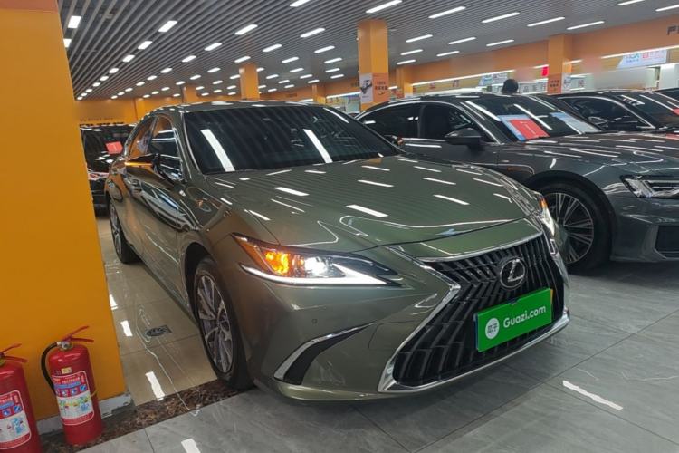 Lexus ES 200 2022 — 3