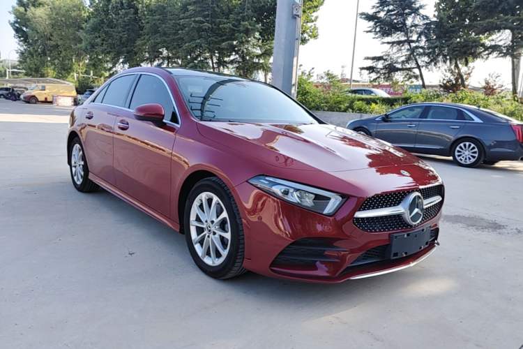 Mercedes-Benz A 200 L 2020 — фото 3