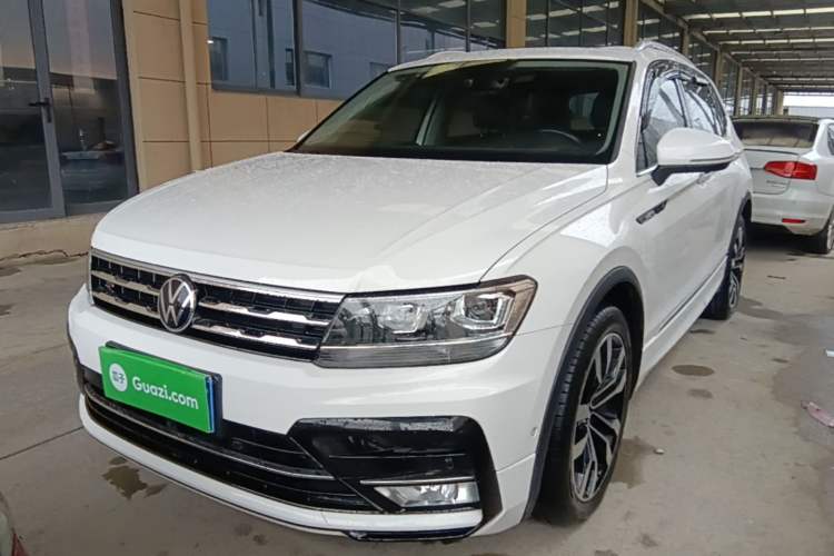 Volkswagen Tiguan L 2021 — фото 1