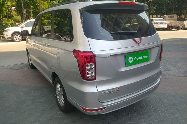 Wuling Hongguang 2021 — 4