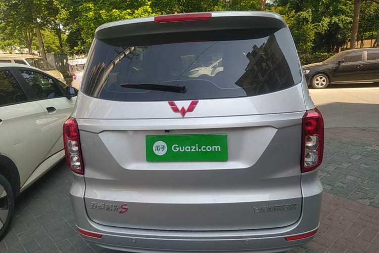 Wuling Hongguang 2021 — 5