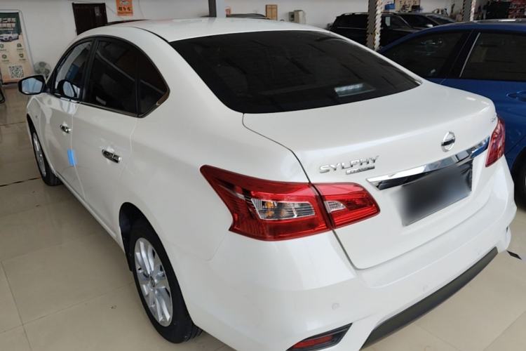 Nissan Sentra 2024 — 4