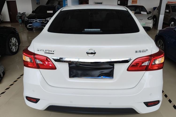 Nissan Sentra 2024 — 5