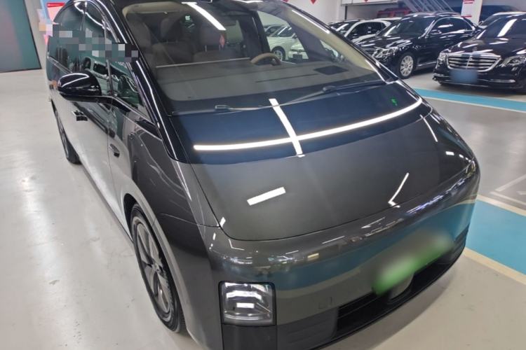 Li Auto MEGA 2025 — 3