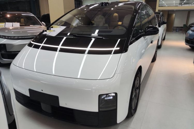 Li Auto MEGA 2025 — 2