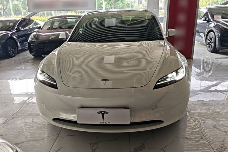 Tesla Model 3 2025 — фото 2