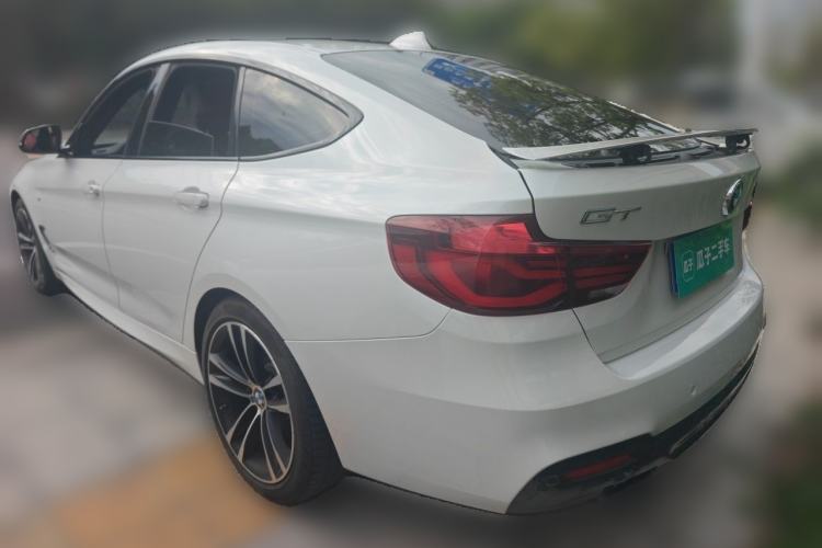 BMW 330i 2020 — 4