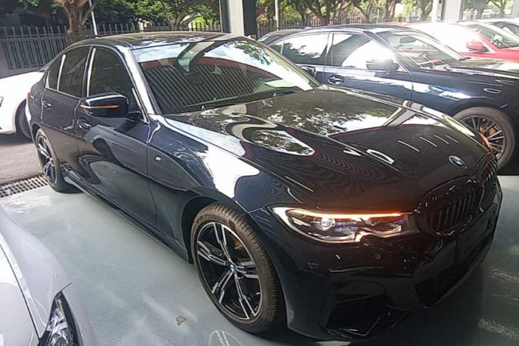 BMW 325i 2022 — 3