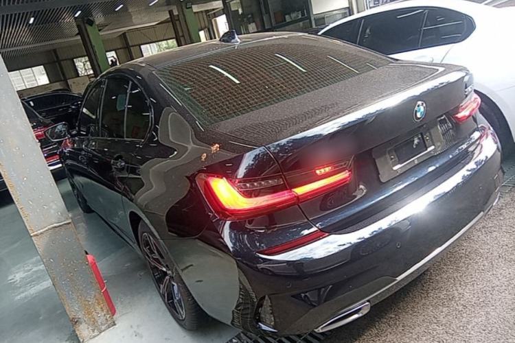 BMW 325i 2022 — 4