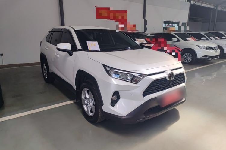 Toyota RAV4 2021 — 3
