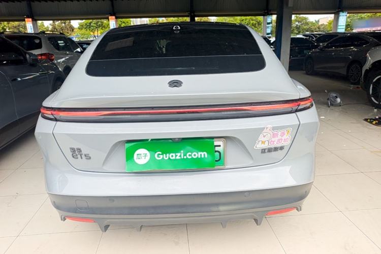 NIO ET5 2022 — 5