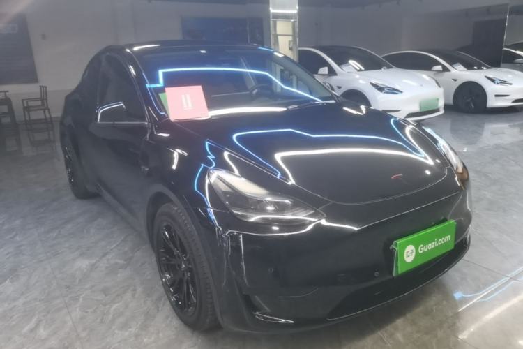 Tesla Model Y 2022 — 3