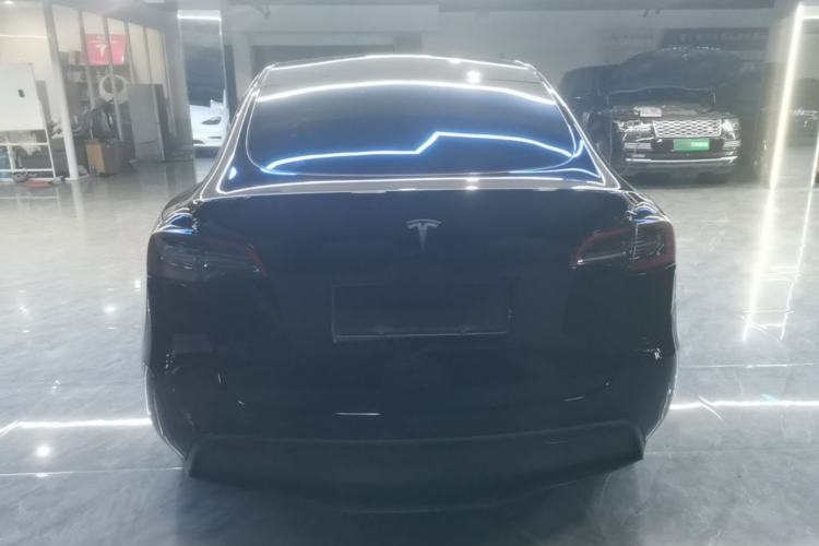 Tesla Model Y 2022 — 5