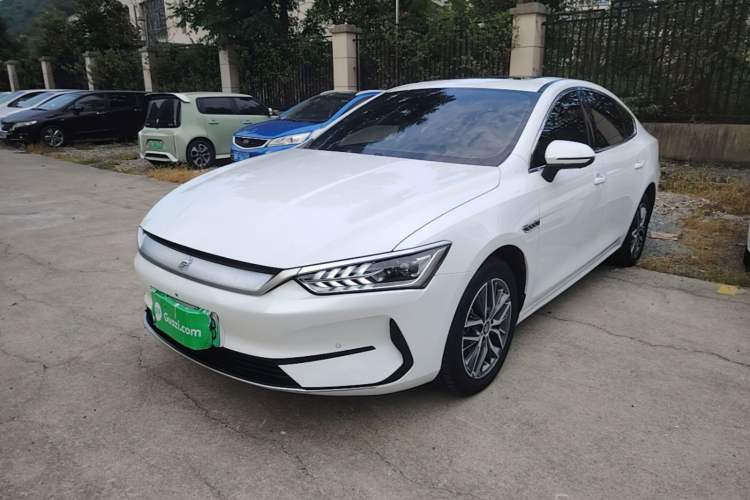 BYD Qin PLUS 2023 — фото 1