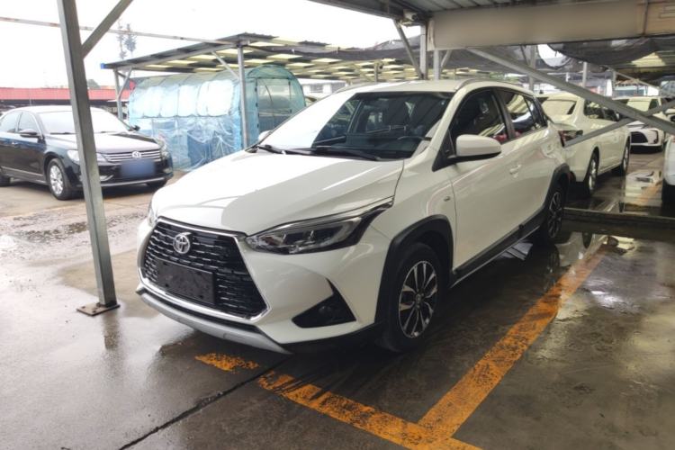 Toyota Yaris 2021 — фото 1