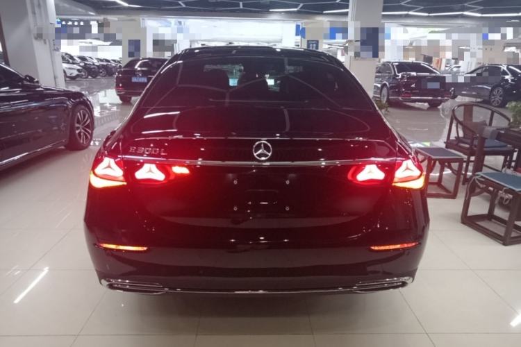 Mercedes-Benz E 300 L 2025 — 5