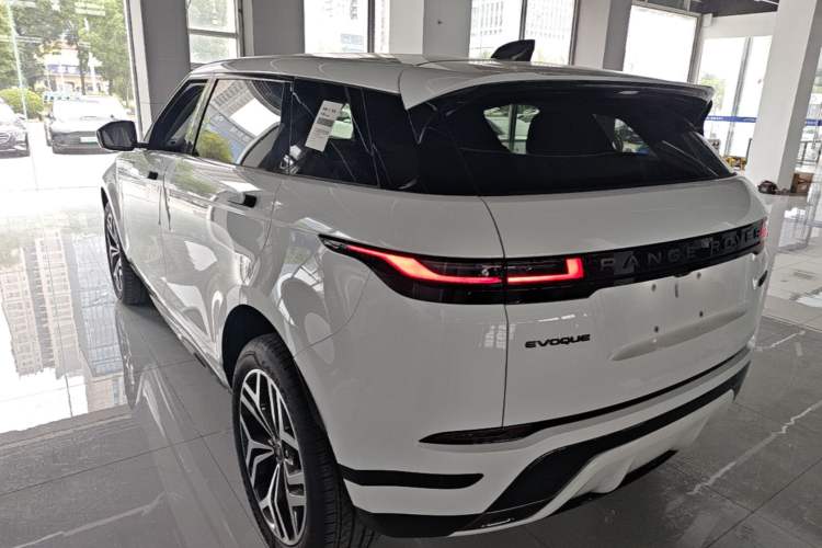 Land Rover Range Rover Evoque 2026 — фото 4
