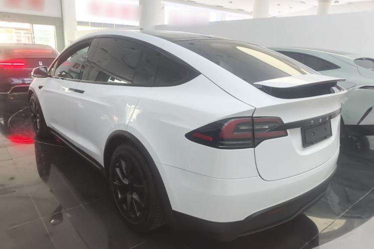 Tesla Model X 2023 — фото 4