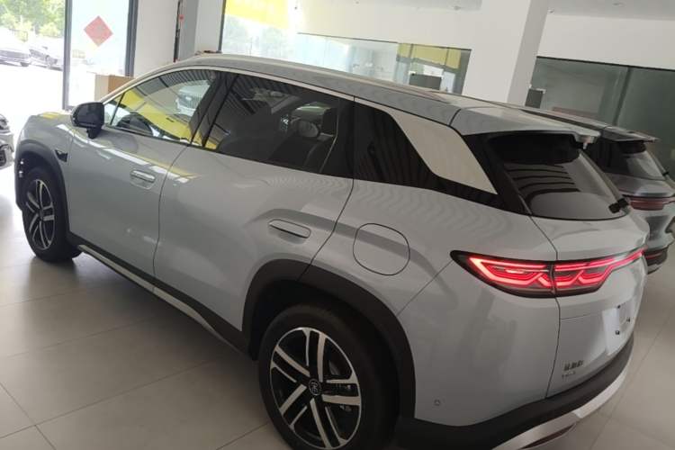 BYD Song L 2026 — 4