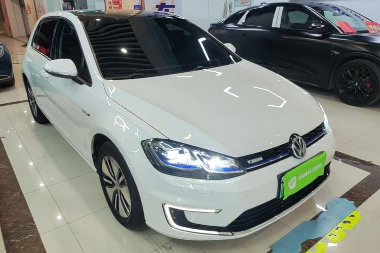 Volkswagen golf pure electric 2020 — 3