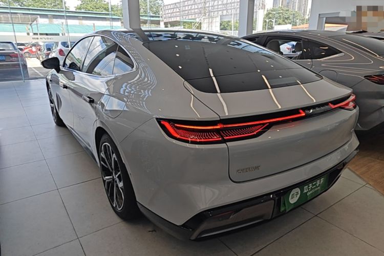 Geely Galaxy E8 2025 — 4
