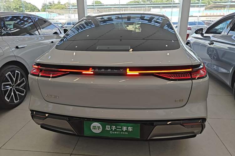 Geely Galaxy E8 2025 — 5