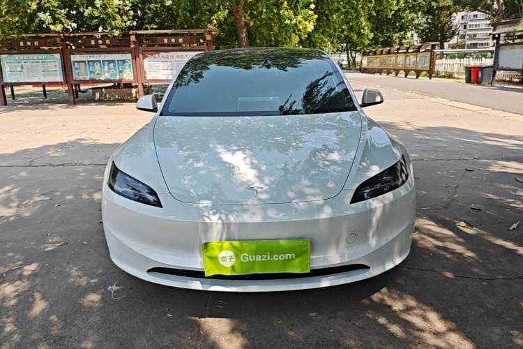 Tesla Model 3 2023 — 2