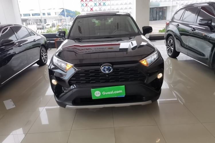 Toyota RAV4 2020 — 2