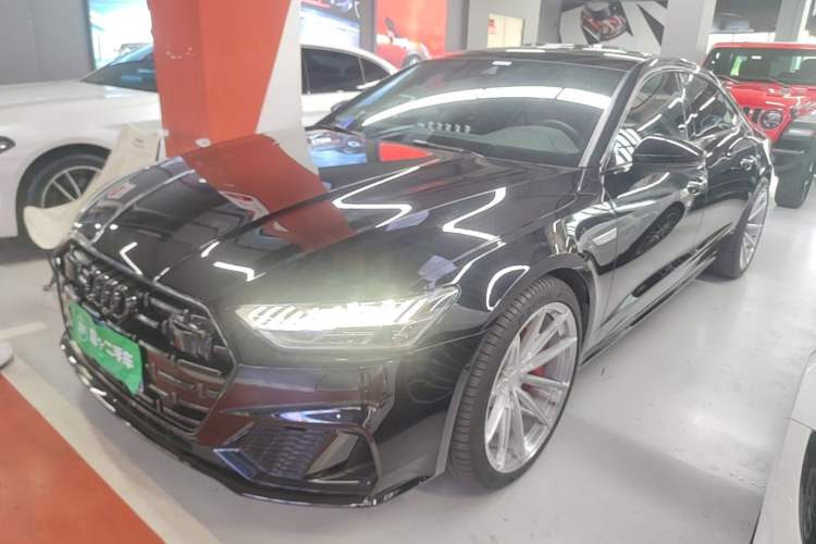 Audi a7l 2022 — фото 1