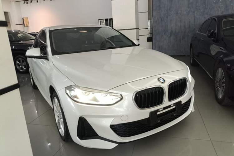 BMW 120i 2021 — фото 3