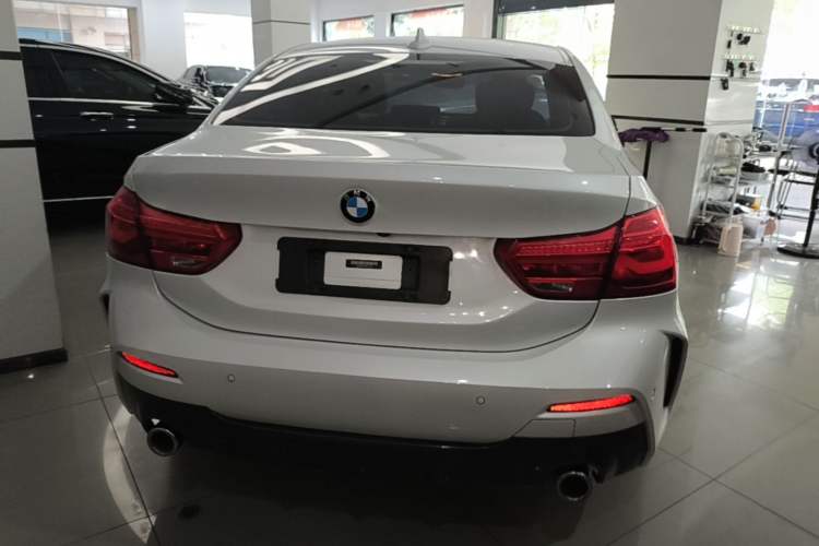 BMW 120i 2021 — фото 5