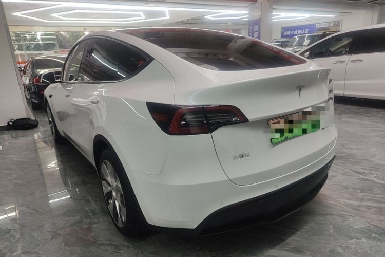 Tesla Model Y 2022 — 4