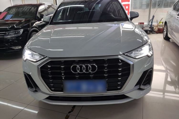Audi Q3 2021 — 2