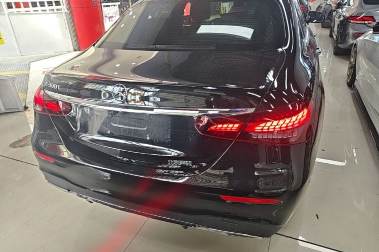 Mercedes-Benz E 300 L 2023 — 5