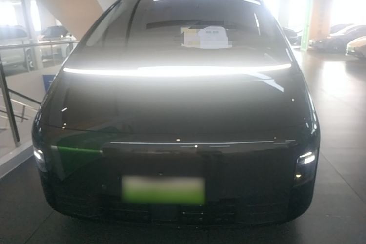 Li Auto MEGA 2025 — 2