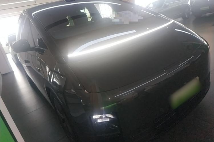 Li Auto MEGA 2025 — 3