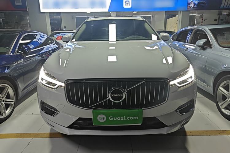 Volvo XC60 2021 — 2